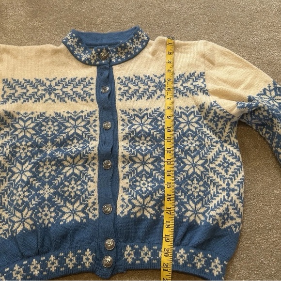 Selbu Vintage Snowflake Cardigan - Picture 7 of 8